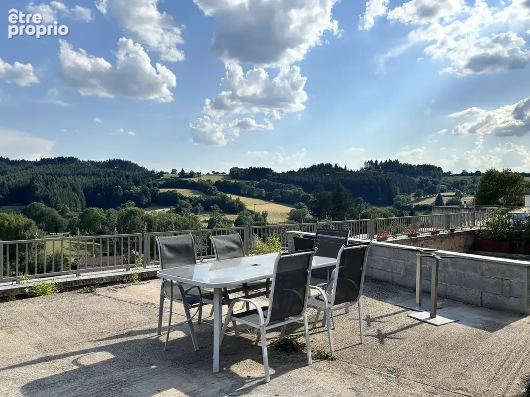Maison 8 pièces 220 m² à vendre à Saint-Igny-De-Vers (69790) - photo 2