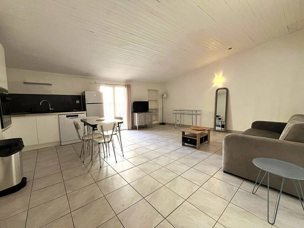 Appartement à SAINT-MAXIMIN-LA-SAINTE-BAUME