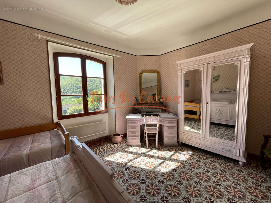 Maison de village avec cour. - photo 9