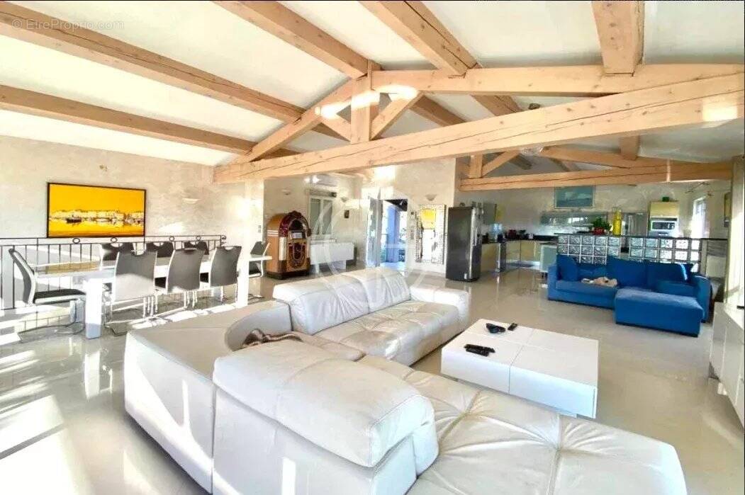 Maison à MOUGINS