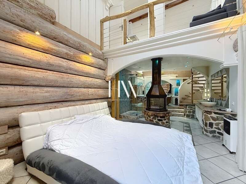 Maison à VETRAZ-MONTHOUX