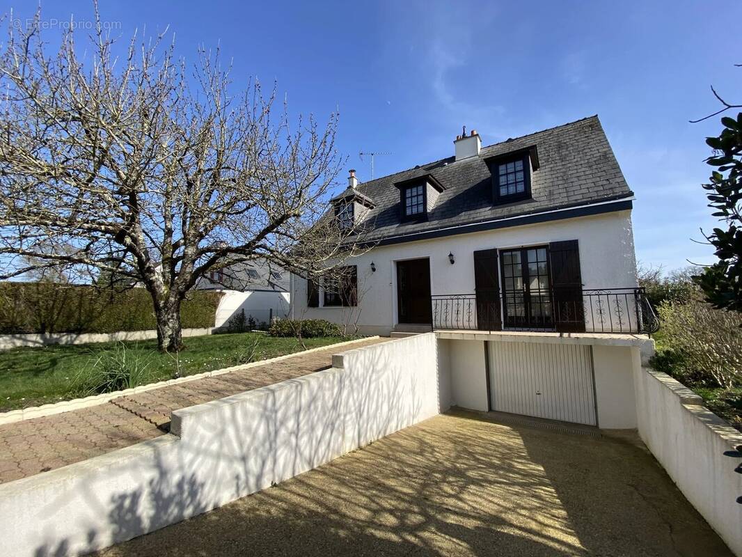 Maison à MONTREUIL-JUIGNE