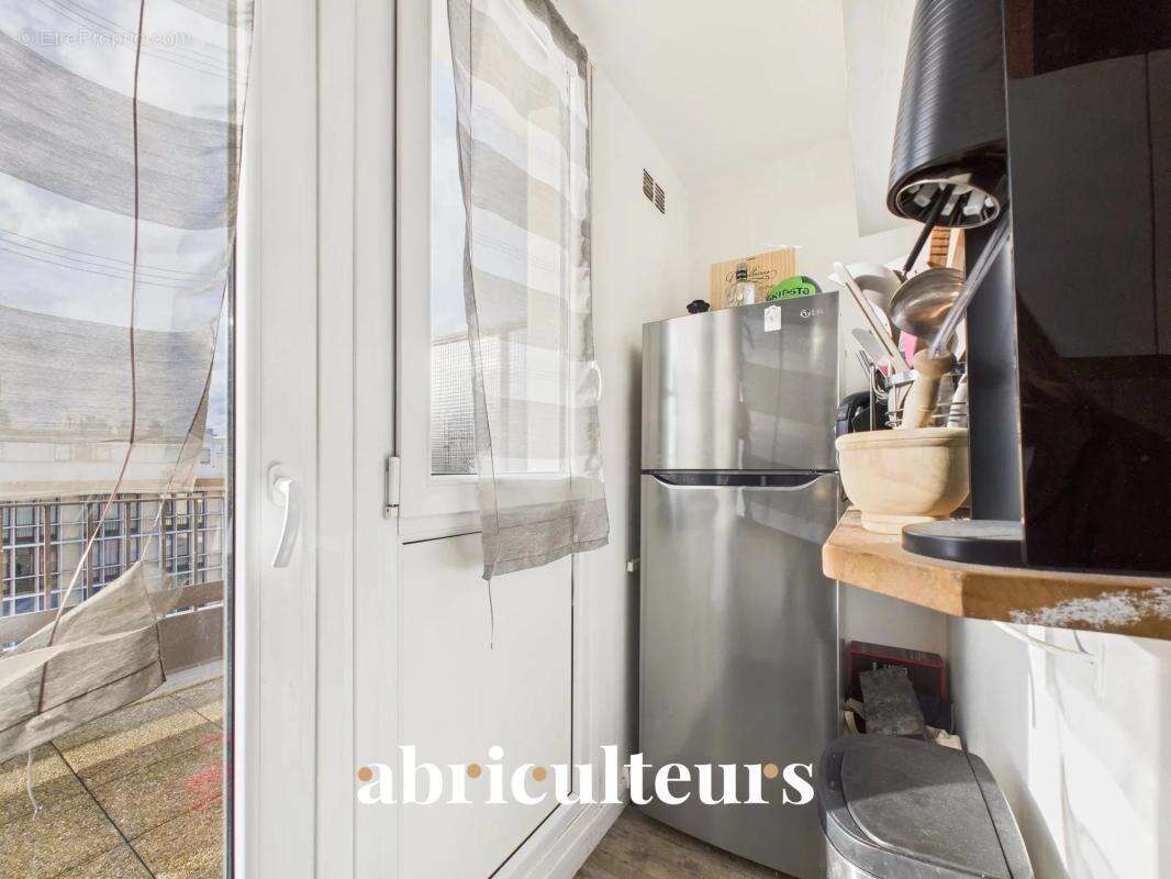 Magnifique Vue TOUR EIFFEL - Studio - 24 M² - 245 000€ - Boulogne-Billancourt - photo 8