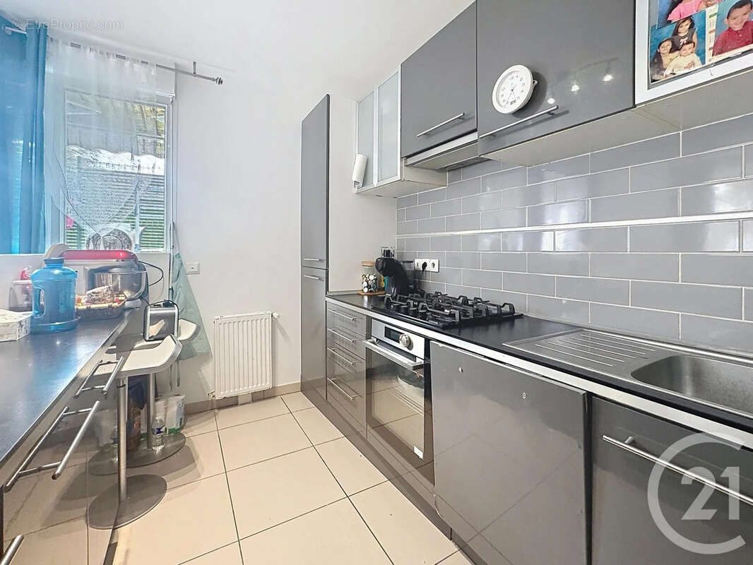 Appartement 72 m² à Garges-Les-Gonesse  - photo 4