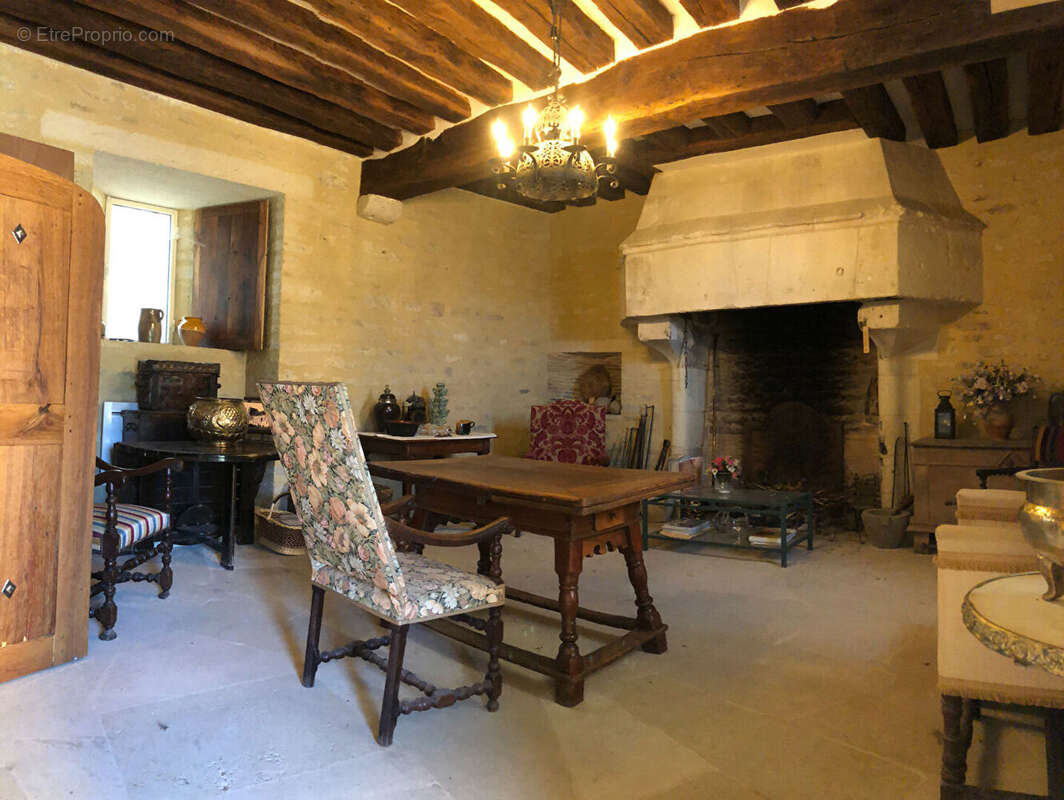 Maison à AUTHEVERNES