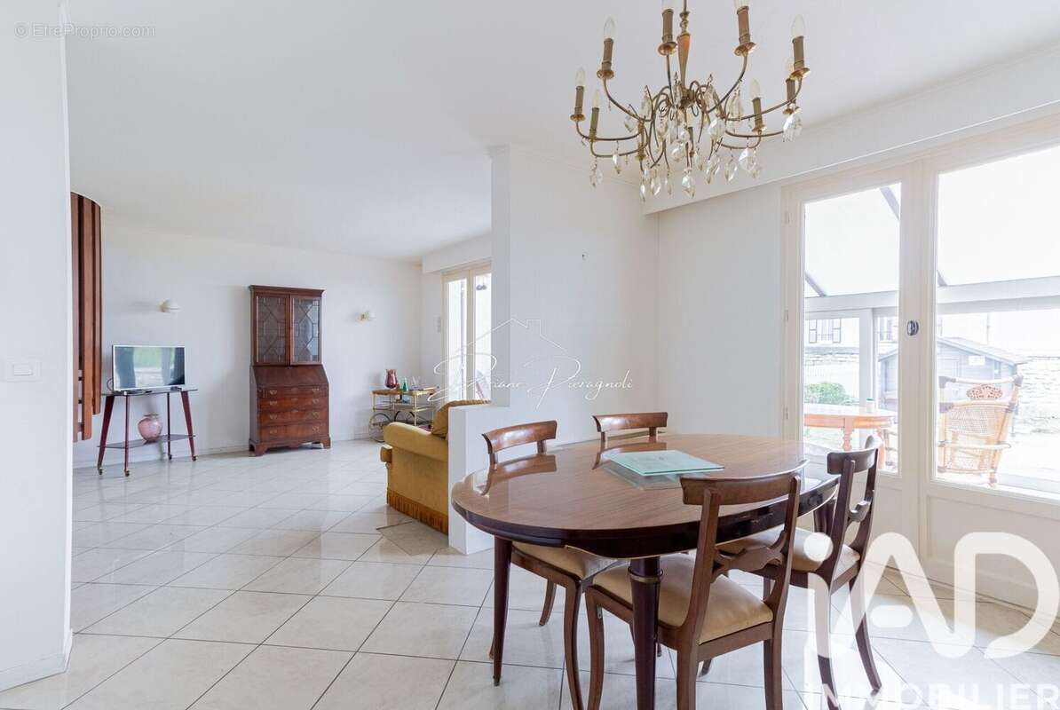 Photo 2 - Maison à L'ISLE-ADAM