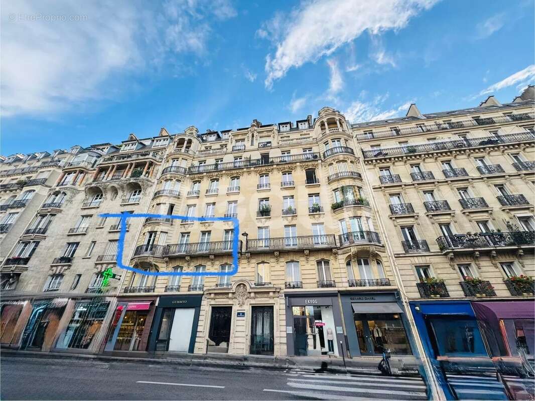 Appartement à PARIS-17E