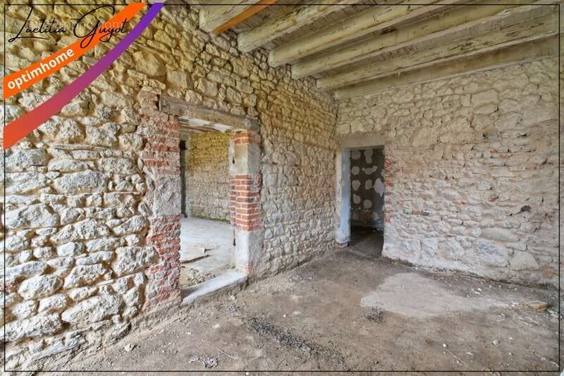 Maison à rénover avec atelier, grange et dépendances – Chemilly (03) - photo 17