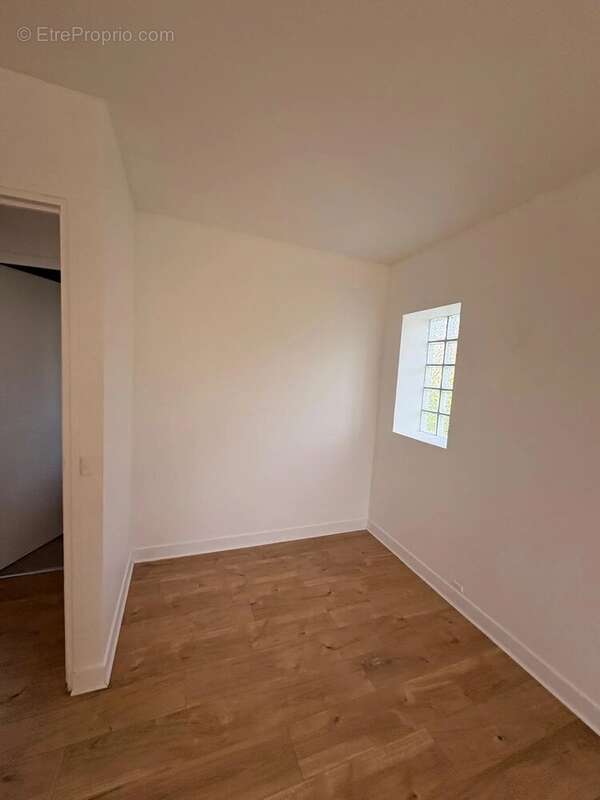 Maison à SAINT-NOM-LA-BRETECHE