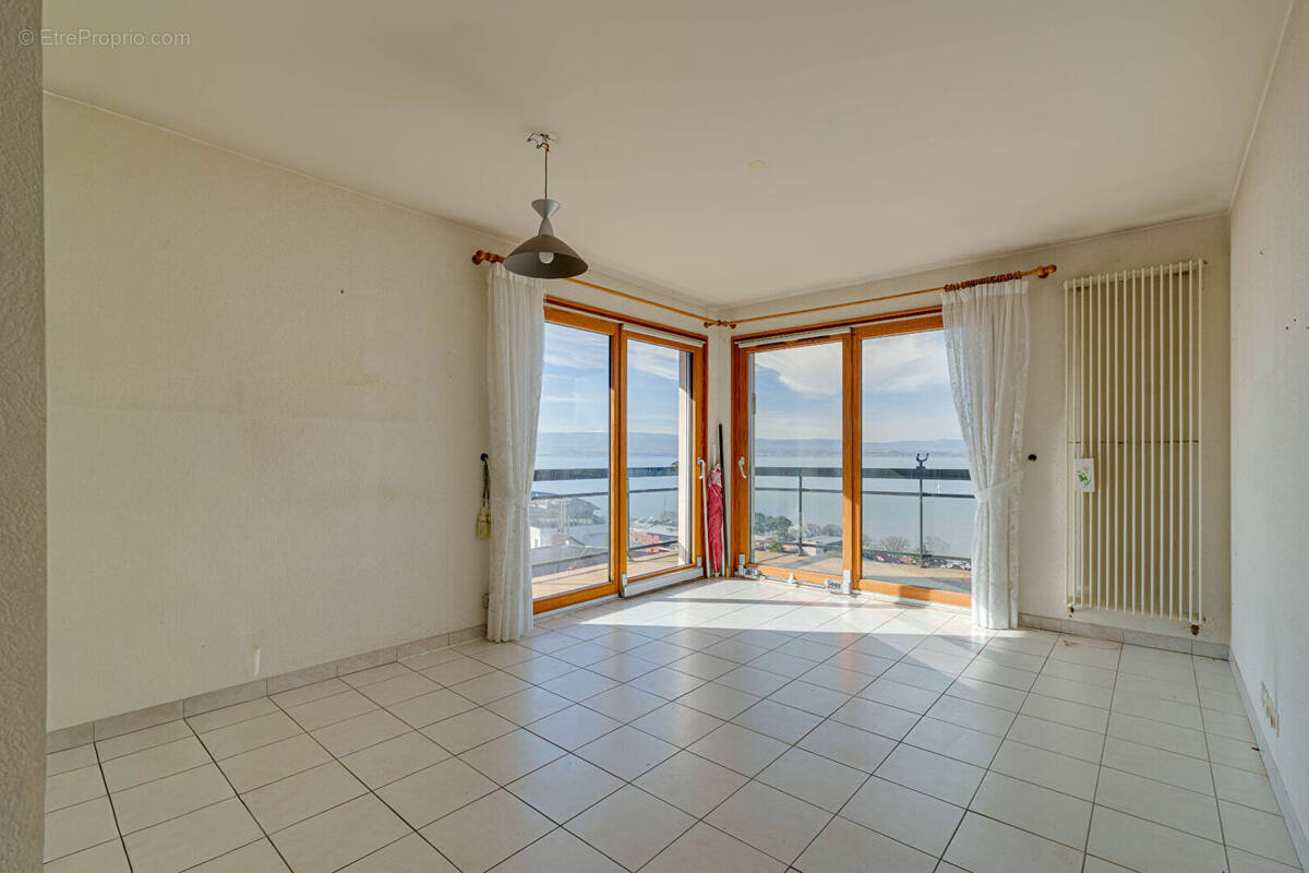 Appartement à EVIAN-LES-BAINS