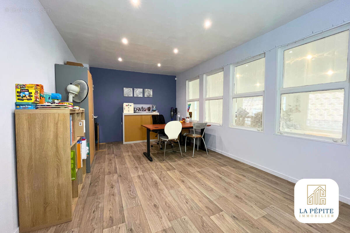 Commerce à FEIGNIES