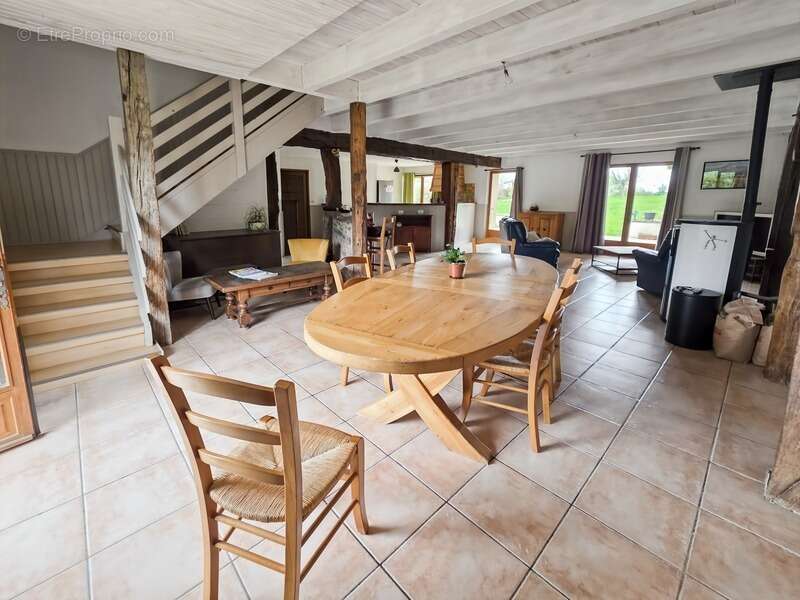 Maison à SAVIGNY-EN-REVERMONT