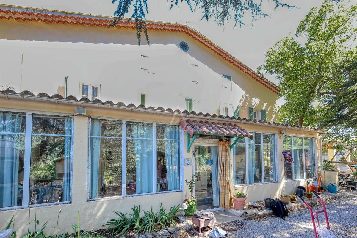 Maison à SAINT-ZACHARIE