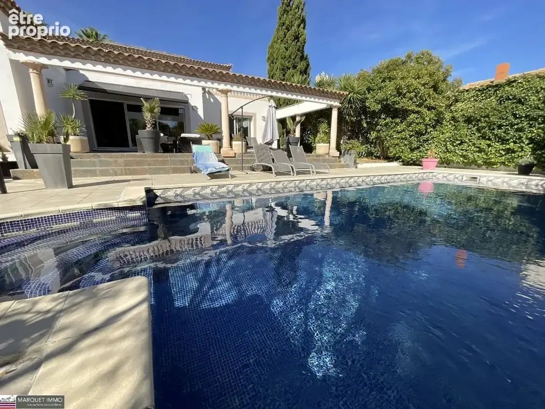 Coup de cur assuré pour cette superbe villa d'architecte T6 offrant 214 m² sur 902 m² de terrain clos paysagé et intimiste... - photo 2
