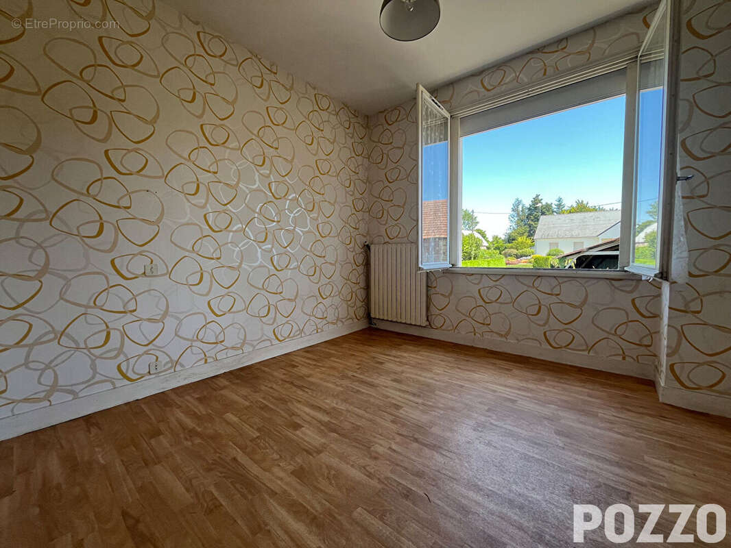 A Vendre - Saint Hilaire Du Harcouet - Maison 6 pièce(s) 114 m² - Vie de plain-pied - Proximité des services - photo 9