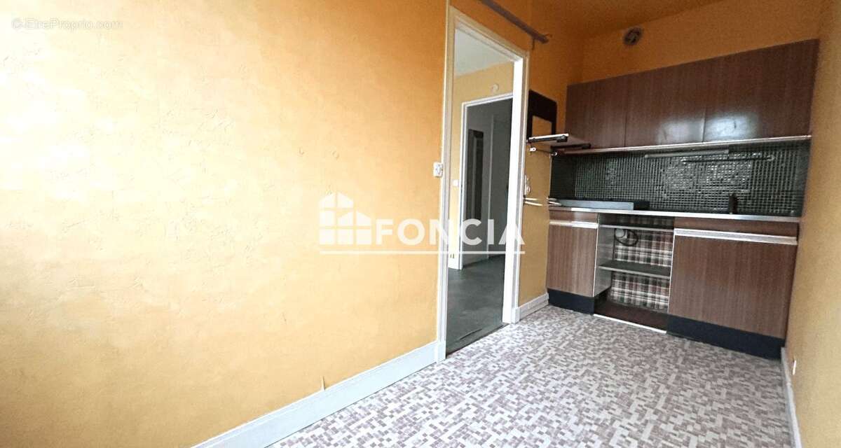 Appartement à FRESNES