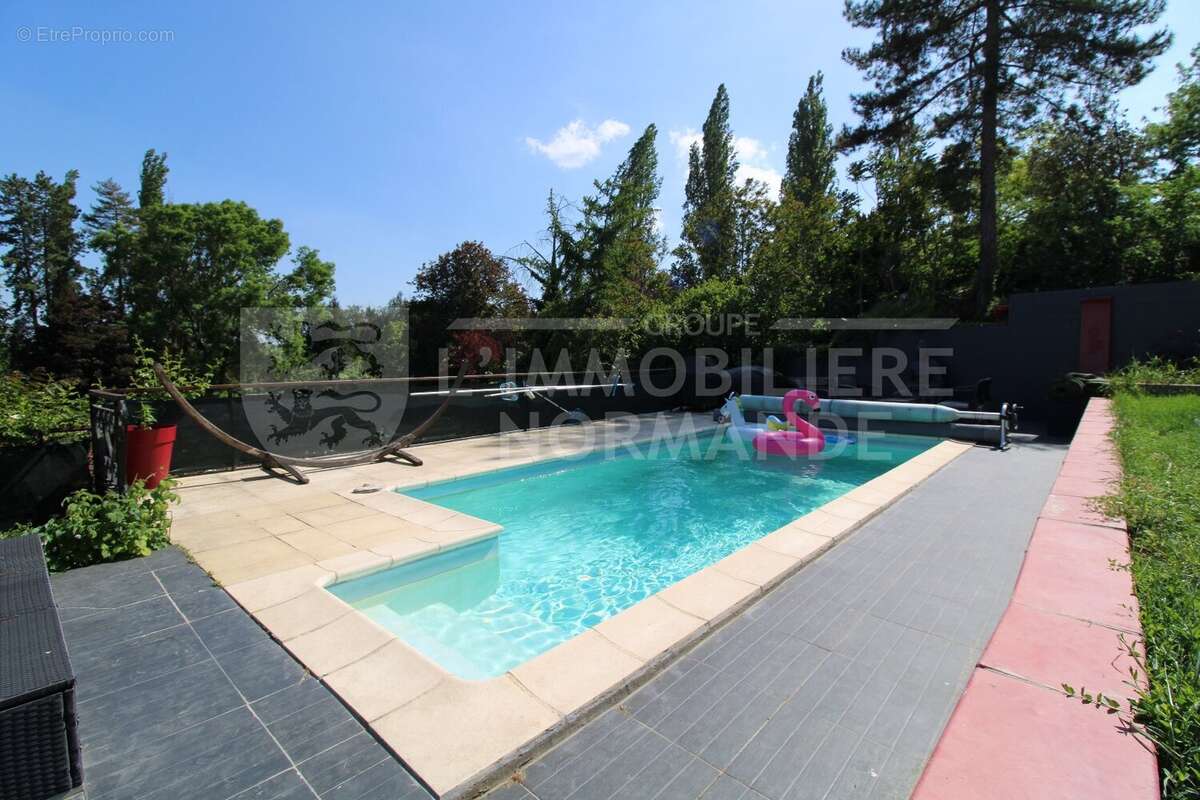 Maison à BONNIERES-SUR-SEINE