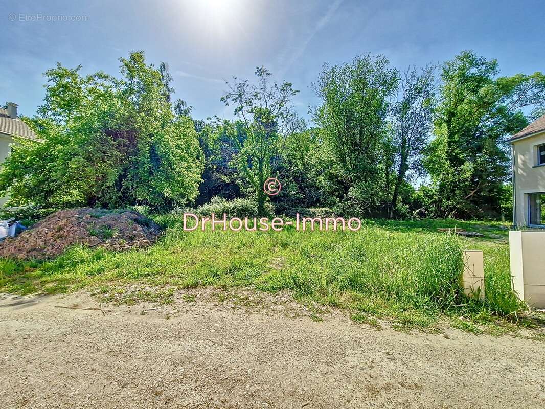 Terrain à RAMBOUILLET