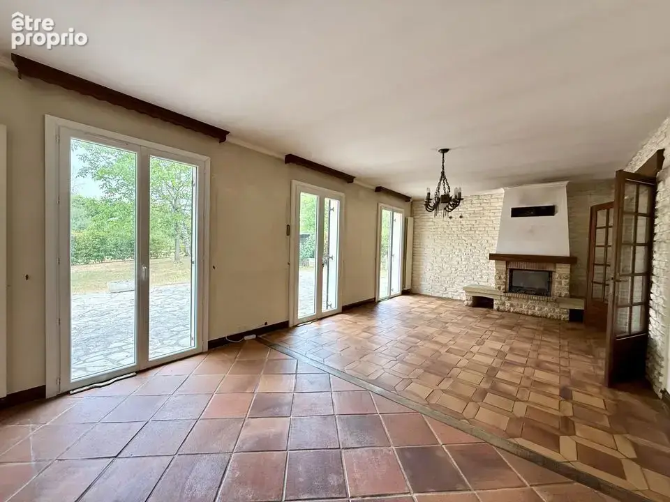 Pavillon familial, grand garage, appartement sur grand terrain - photo 7