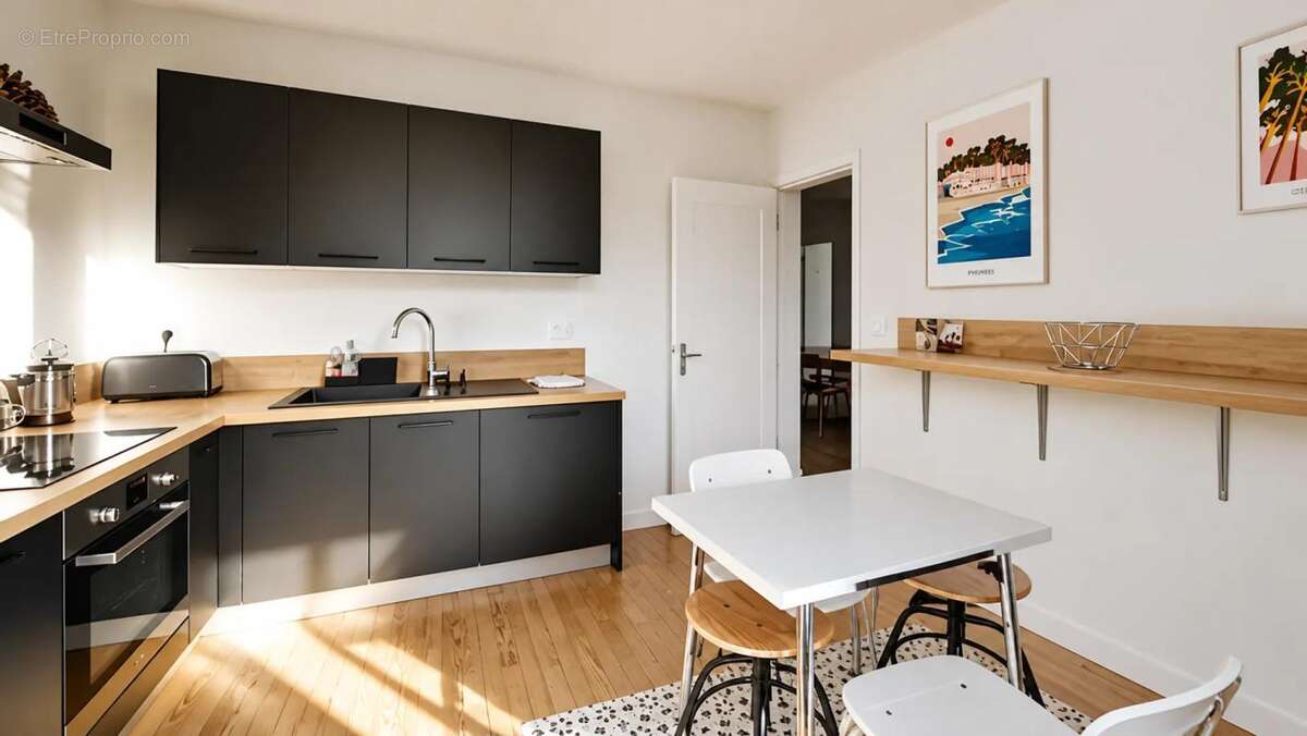 Immeuble de rapport: 3 lots loués: T5, T2, Studio avec 3 garages - photo 3