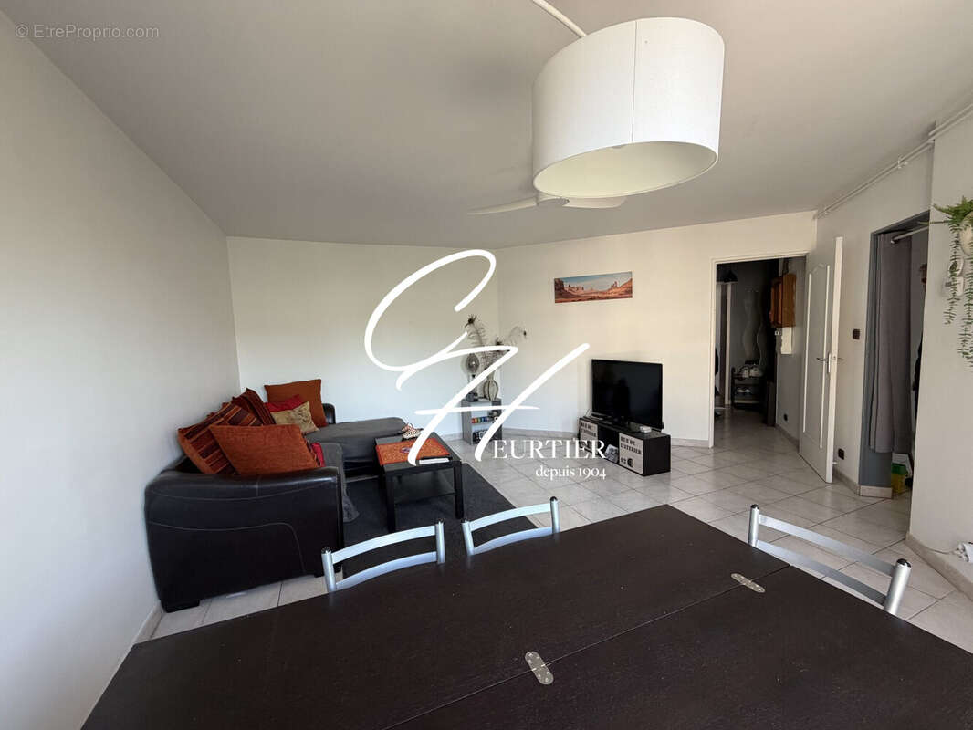 Appartement à FONTAINE