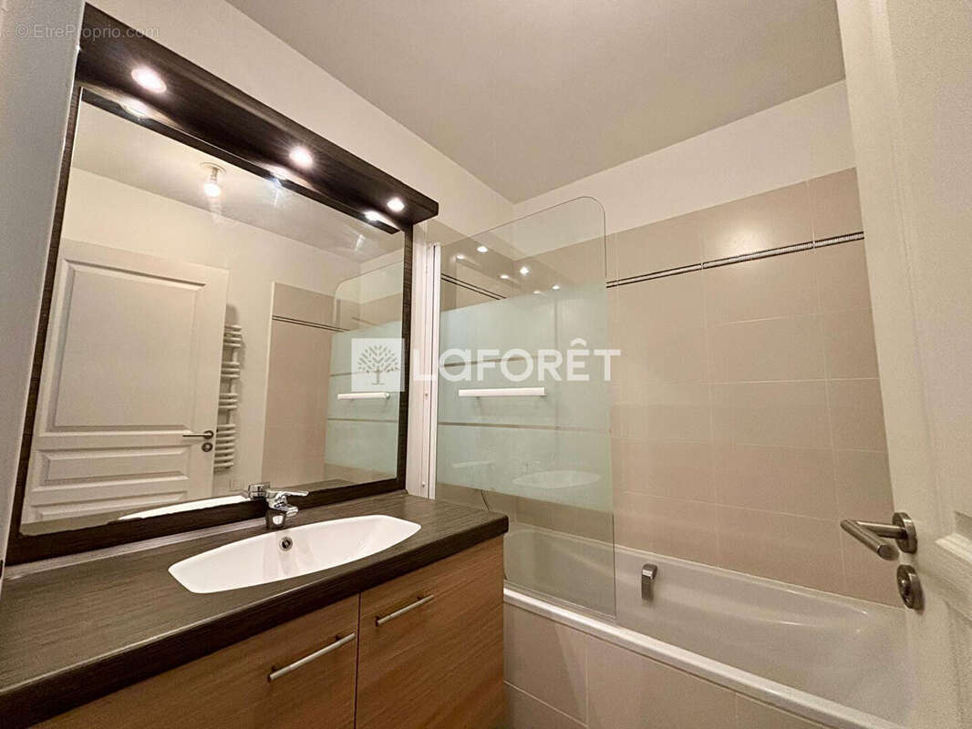 Appartement à MARSEILLE-7E