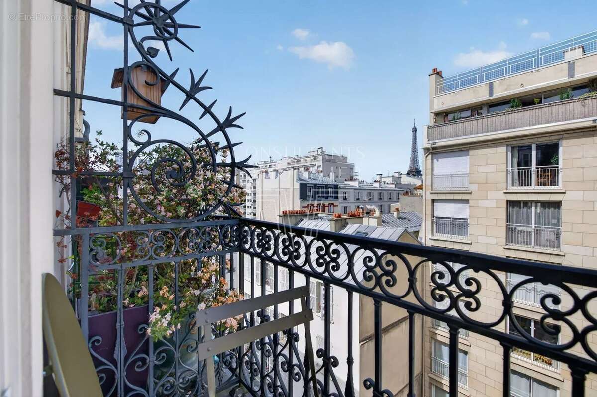 Appartement à PARIS-15E