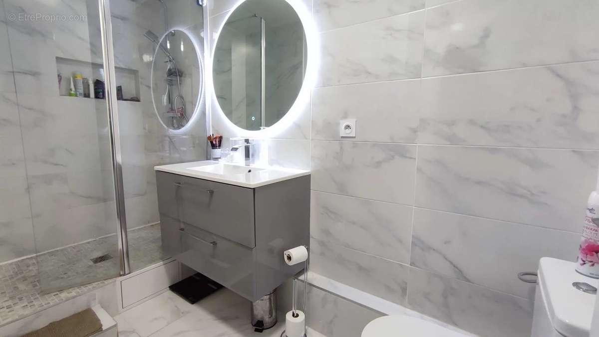 Appartement à VILLETANEUSE