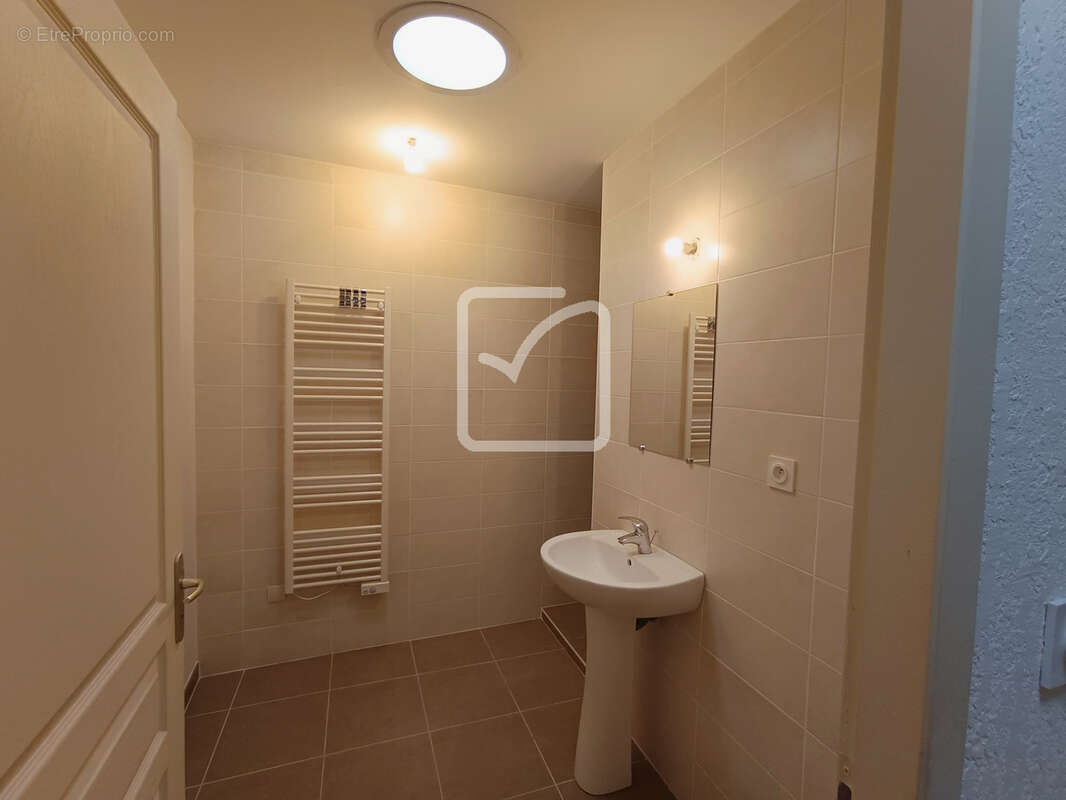 Appartement à SAINT-MAURICE-D'IBIE