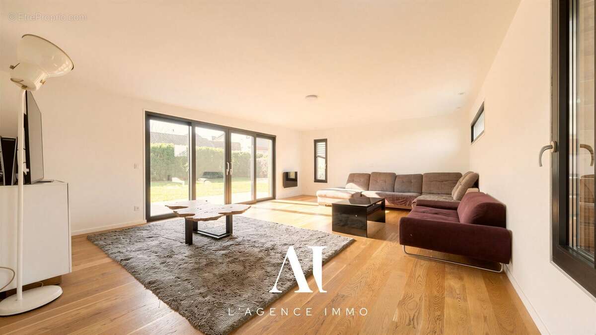 Maison à VERSONNEX