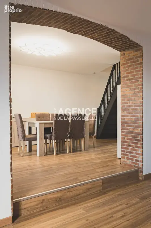 Maison rénovée de 118m2, 4 chambres, jardin et piscine. - photo 5