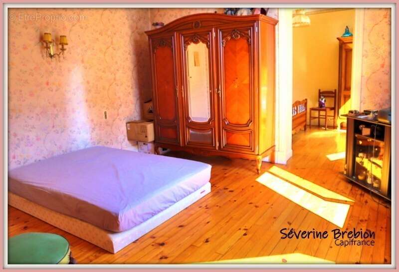 Ensemble immobilier avec une maison, 2 appartements loués, 2 garages, 3 ateliers à Chabreloche - photo 13