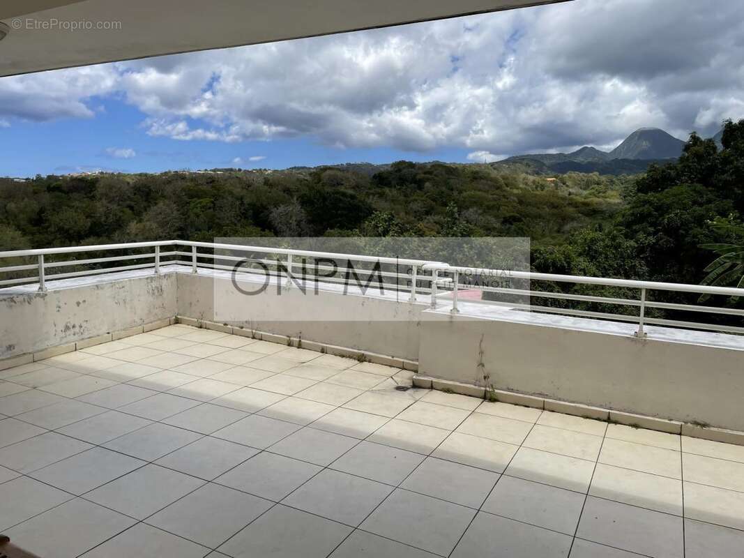 Appartement 76 m² à Fort-De-France  - photo 4
