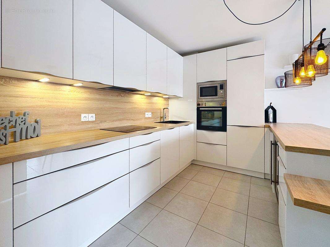Appartement à SAINT-LAURENT-DU-VAR