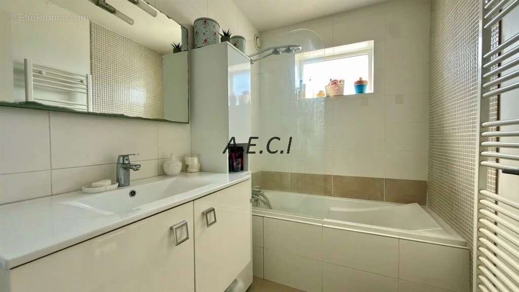 Appartement à ASNIERES-SUR-SEINE