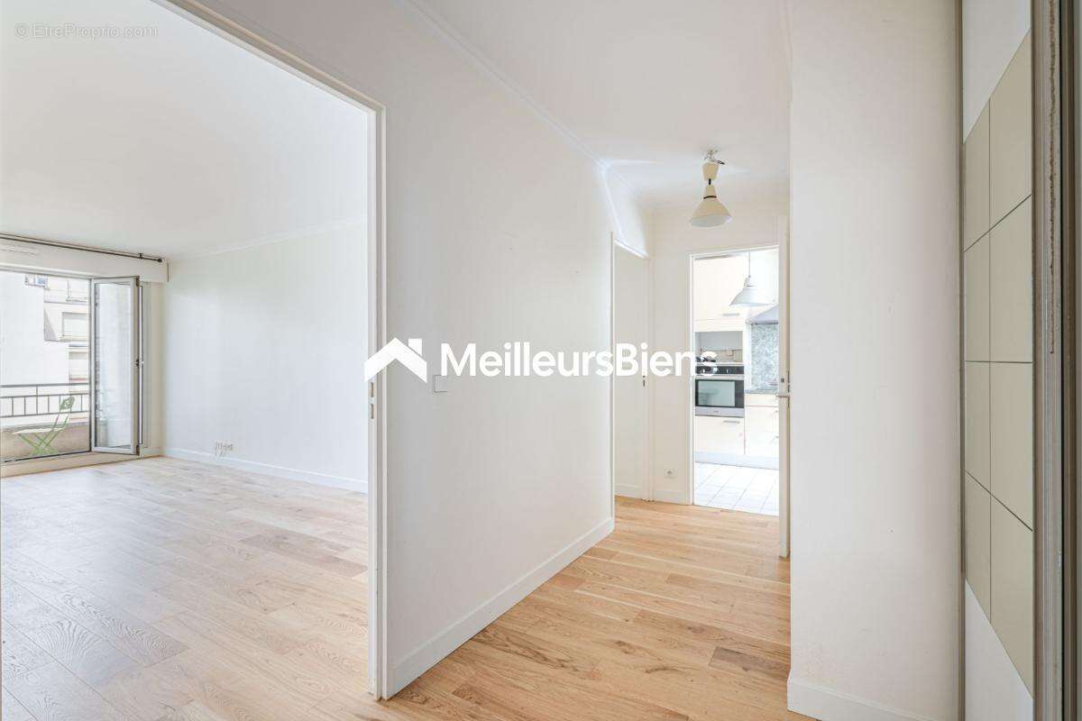 Appartement à PARIS-10E