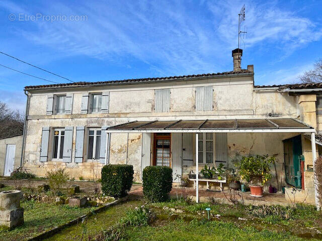 Maison à MESNAC