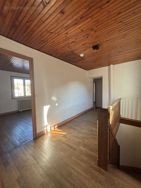 Maison à COULMIER-LE-SEC