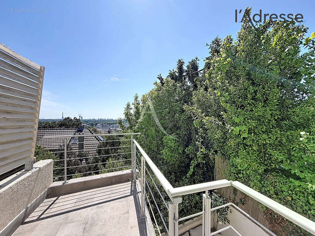 Maison à SURESNES