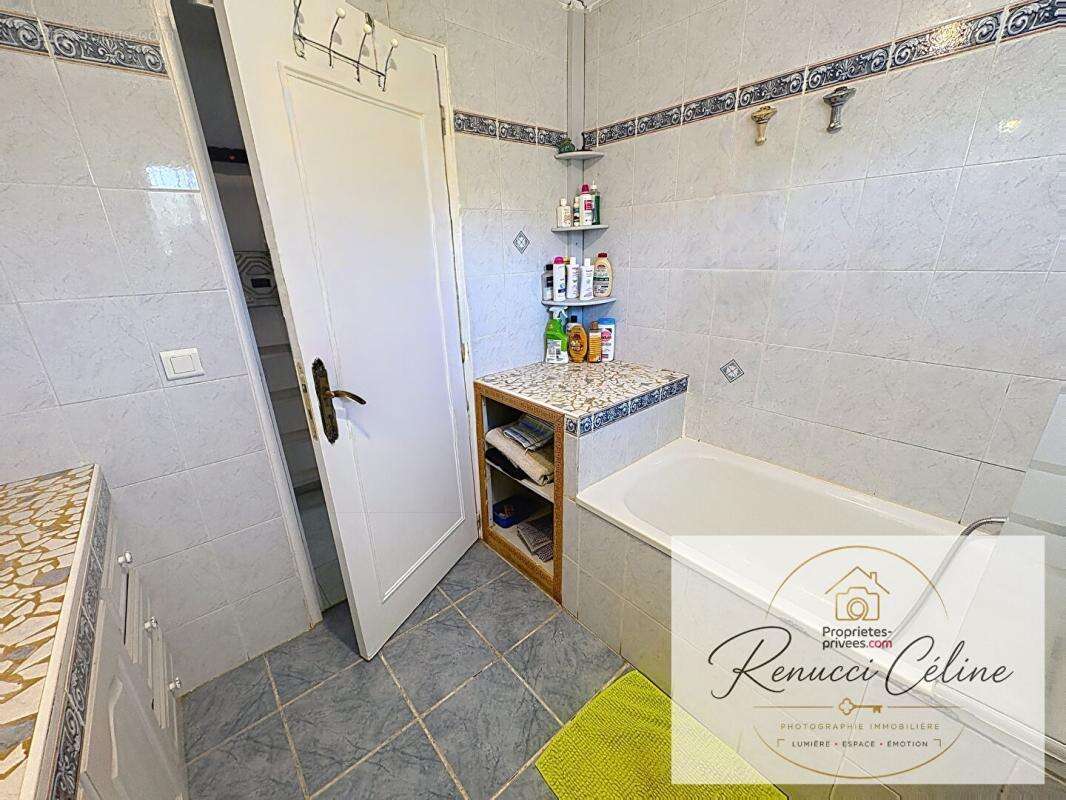 Maison de 123 m² (T3+T2) à Alata - photo 12