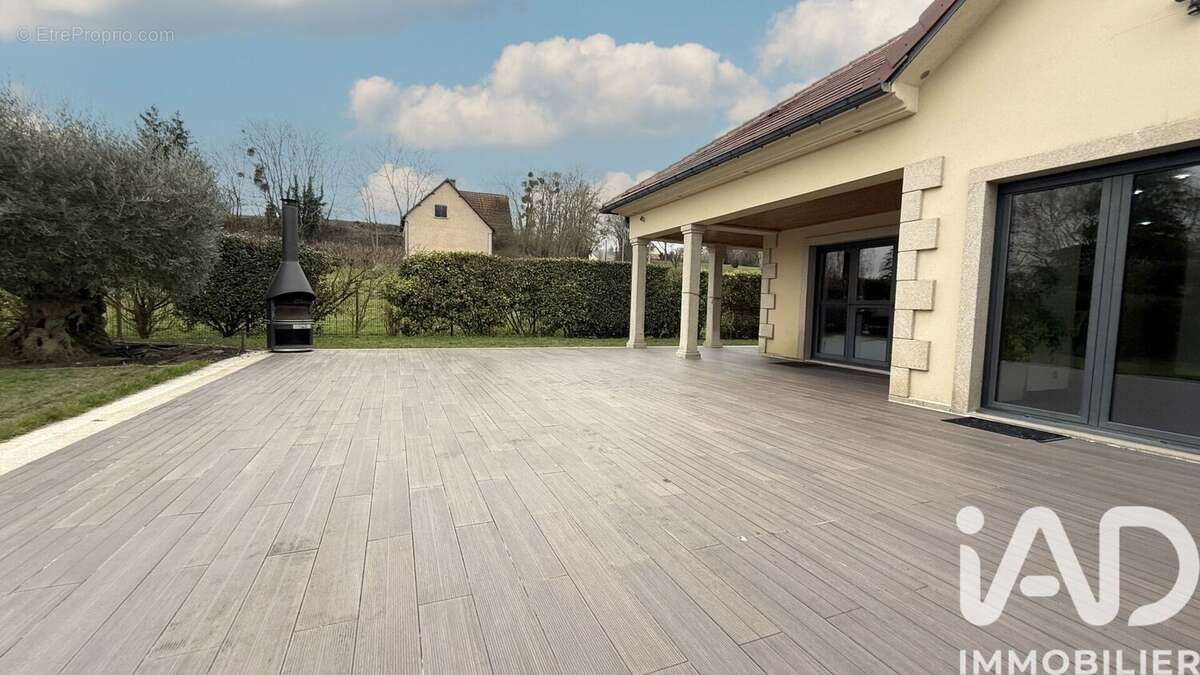 Maison 510 m² à Chatillon-Sur-Marne  - photo 4