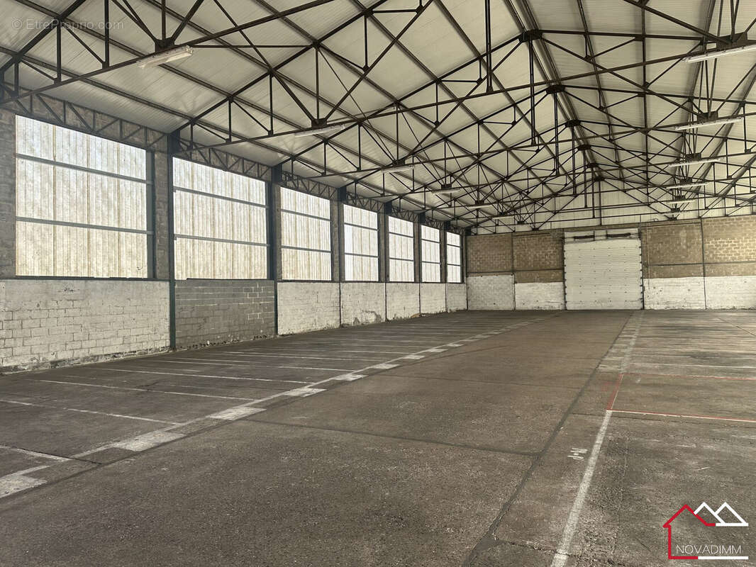 Commerce 2000 m² à Morhange  - photo 2