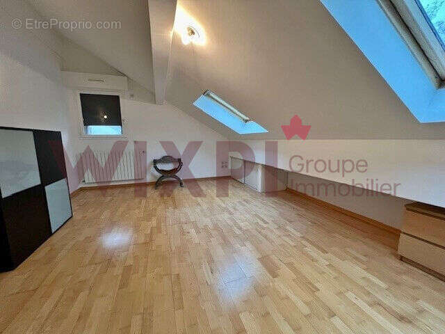 Appartement à SAINT-NAZAIRE-LES-EYMES