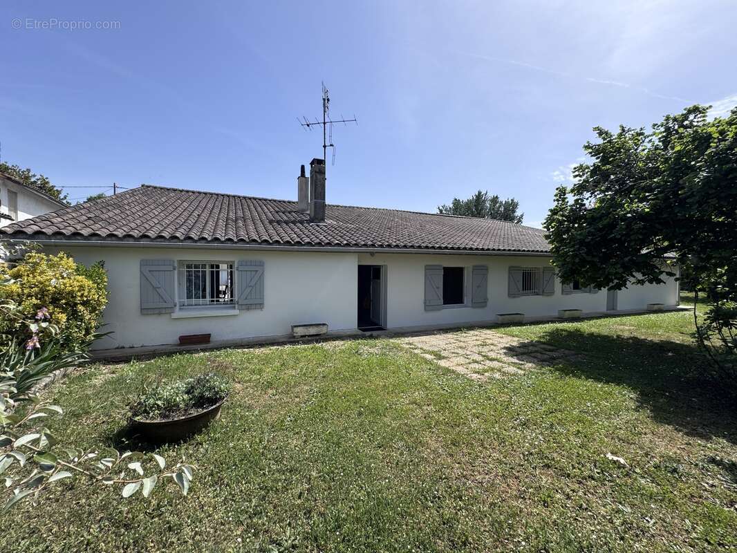 Maison à LAGORCE