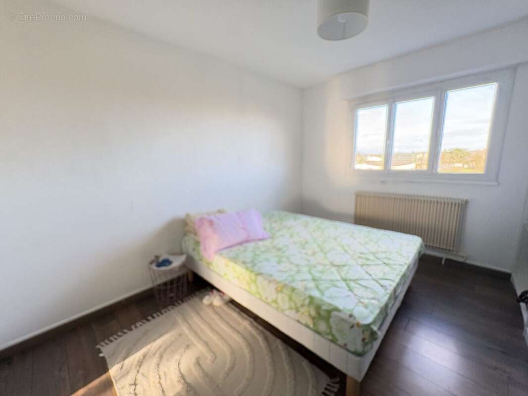 Appartement à SAINT-JEAN-DE-LA-RUELLE