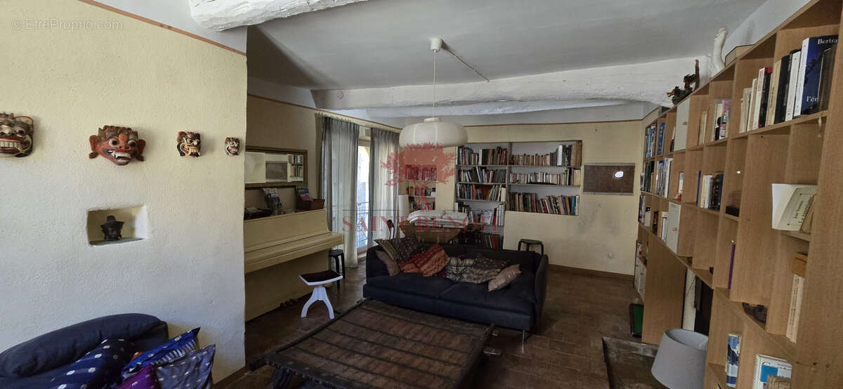 Maison à MONTPEYROUX