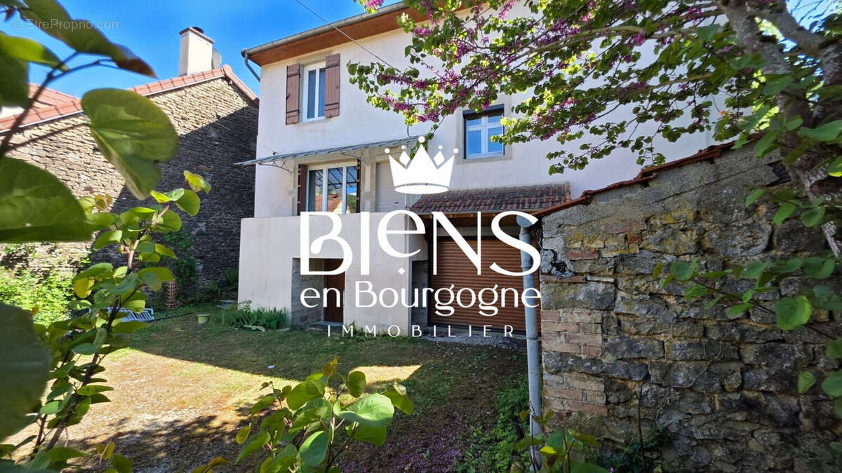 Maison à LA ROCHEPOT
