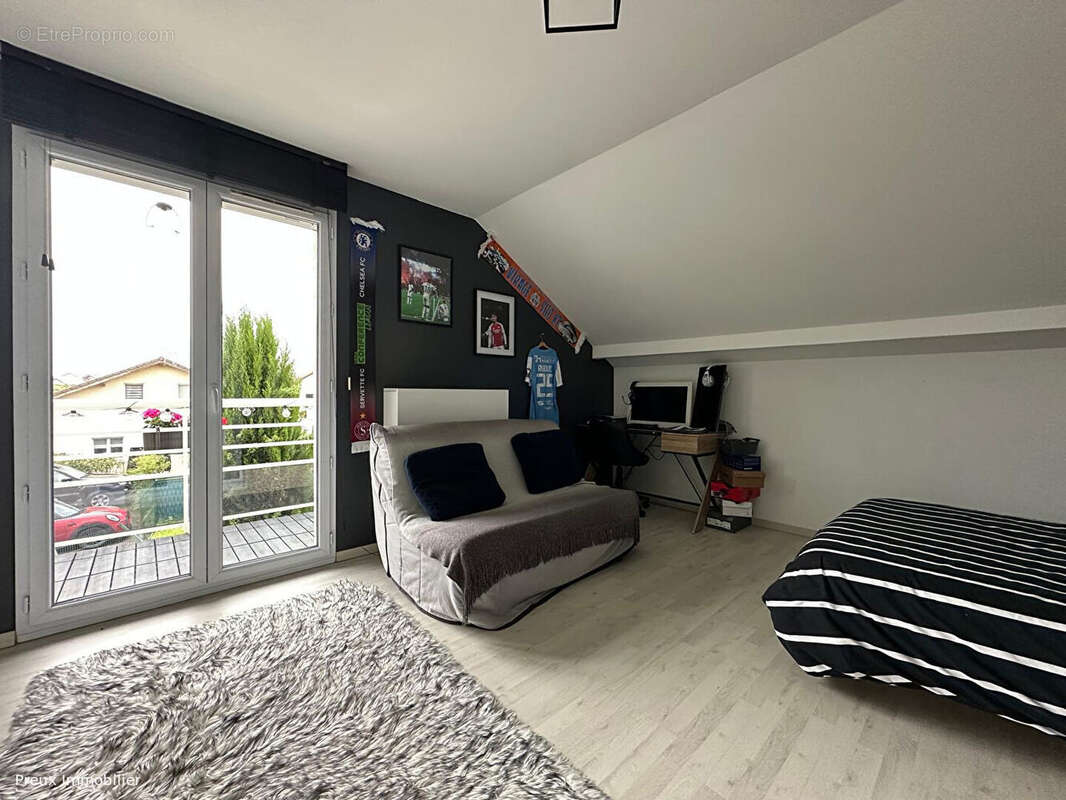 Maison à SAINT-PIERRE-EN-FAUCIGNY