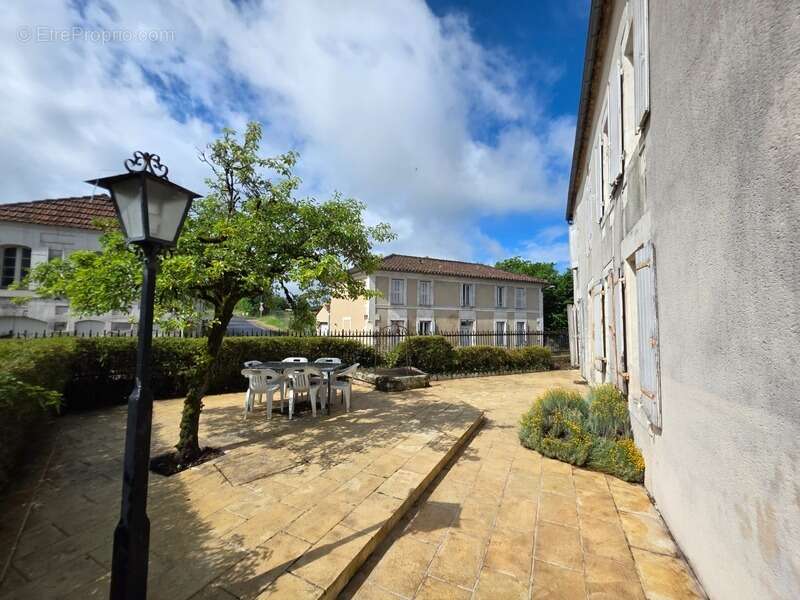 Maison à CONDEON