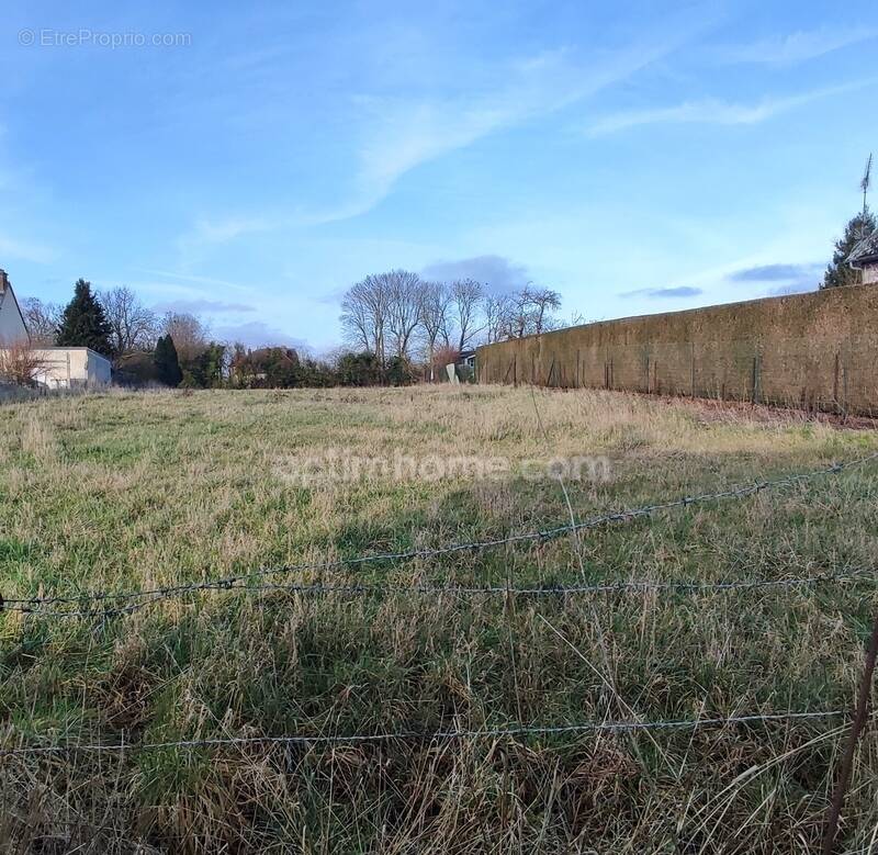 Terrain à ETREILLERS